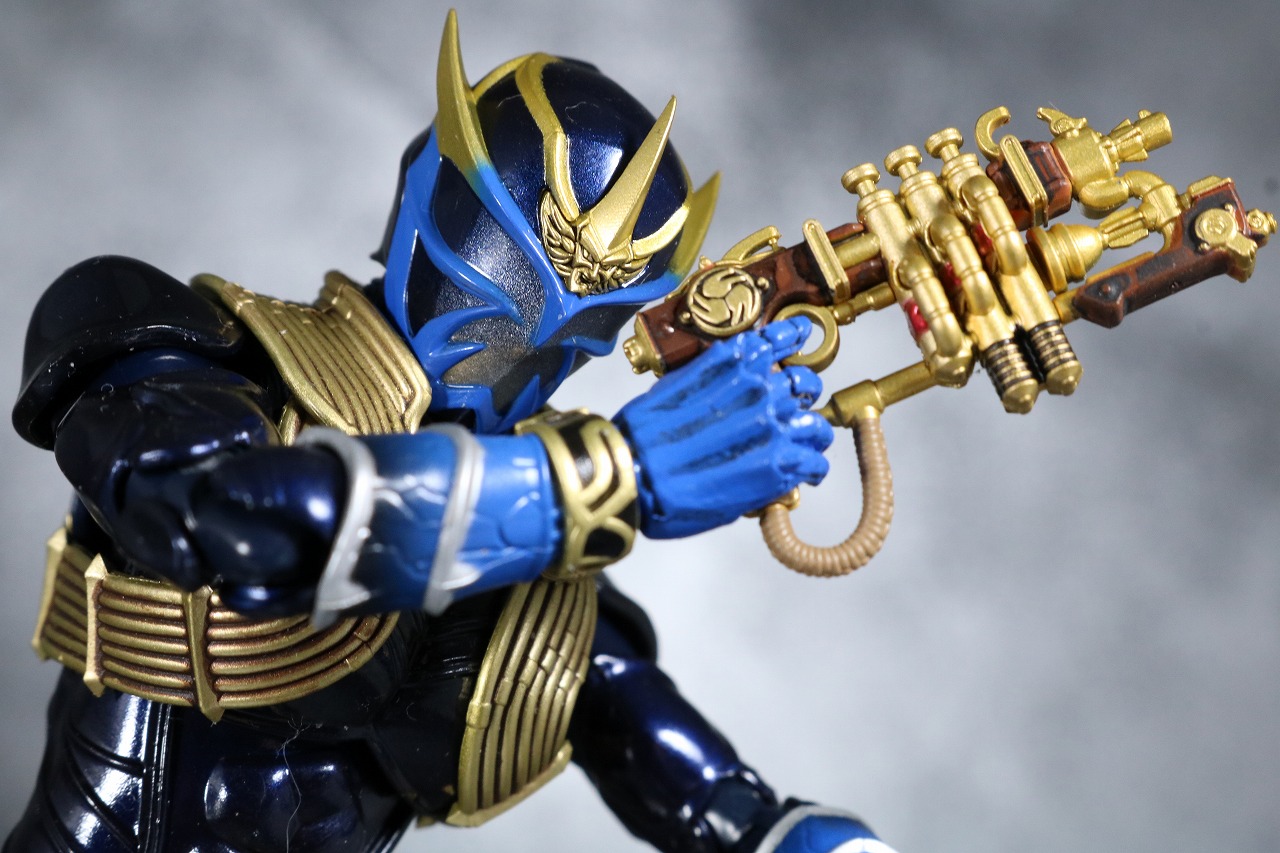 S.H.フィギュアーツ　仮面ライダー威吹鬼　真骨彫製法　レビュー　アクション