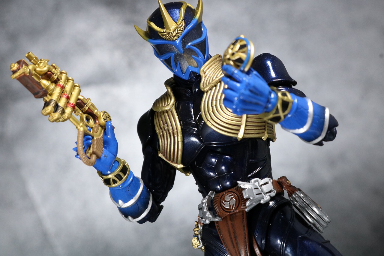 S.H.フィギュアーツ　仮面ライダー威吹鬼　真骨彫製法　レビュー　アクション