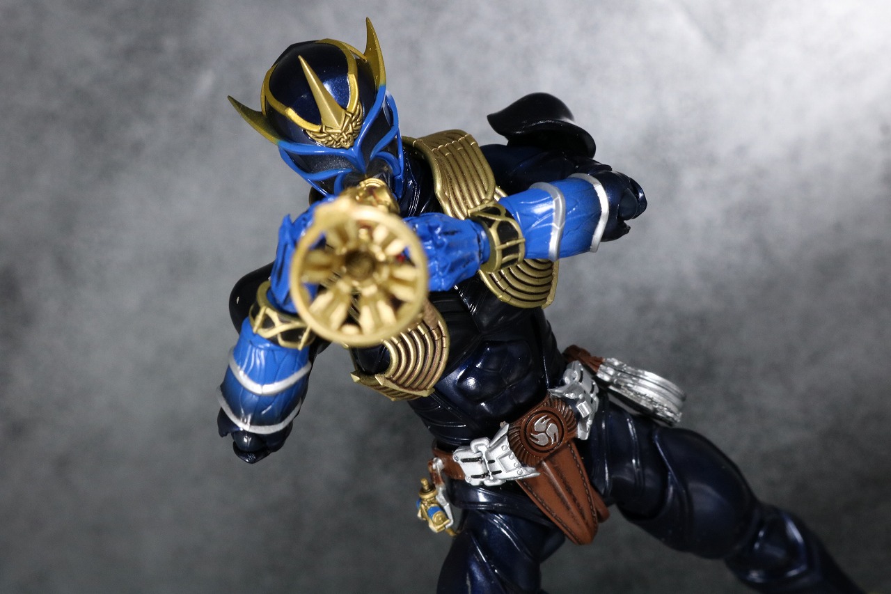 S.H.フィギュアーツ　仮面ライダー威吹鬼　真骨彫製法　レビュー　アクション