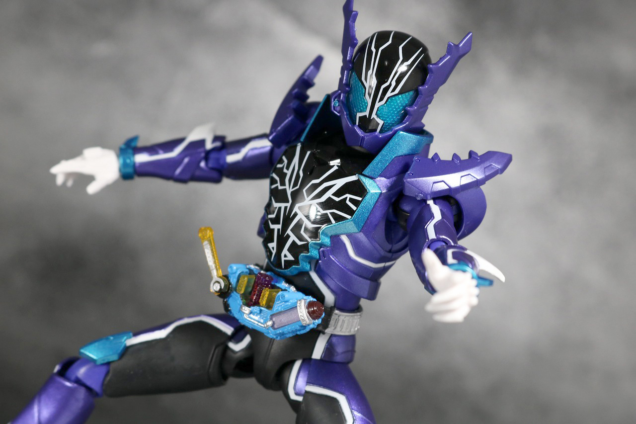 S.H.フィギュアーツ　仮面ライダーローグ　レビュー　アクション