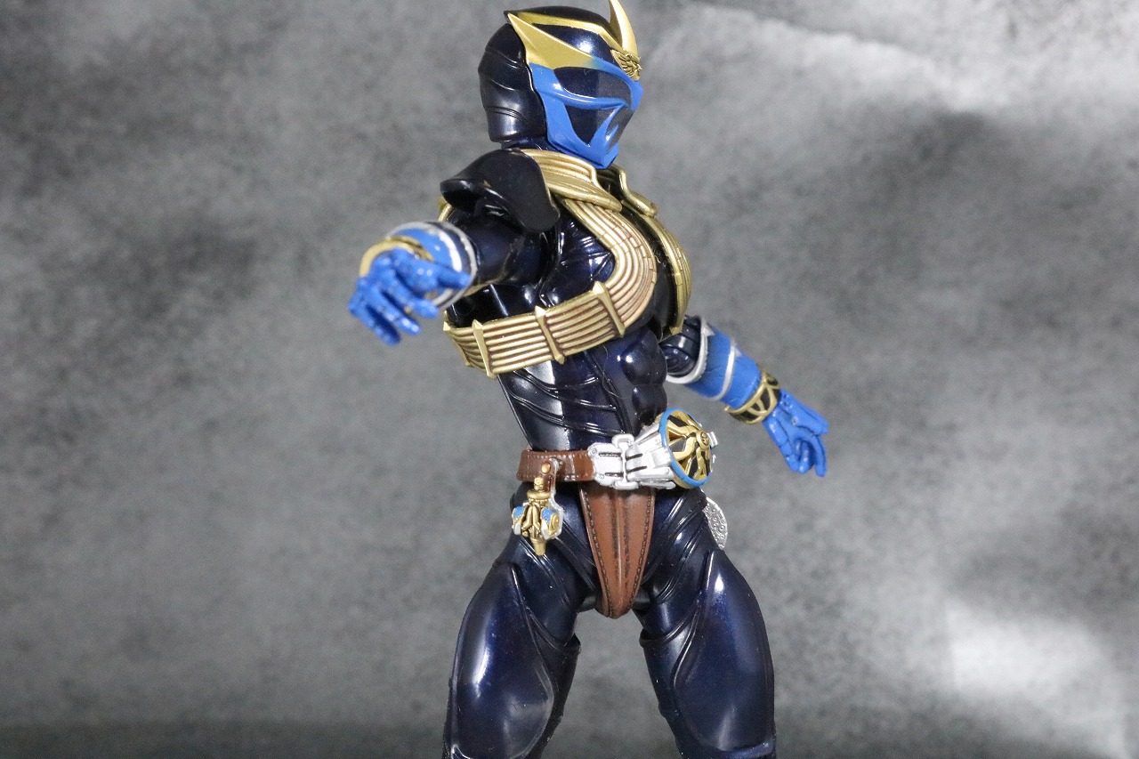 S.H.フィギュアーツ　仮面ライダー威吹鬼　真骨彫製法　レビュー　可動範囲