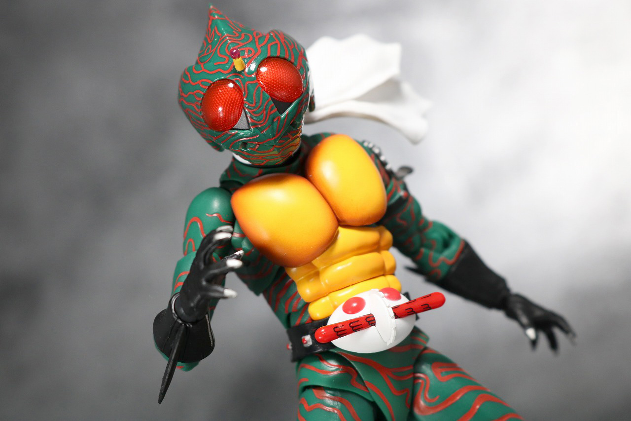 S.H.フィギュアーツ　仮面ライダーアマゾン　真骨彫製法　レビュー　アクション