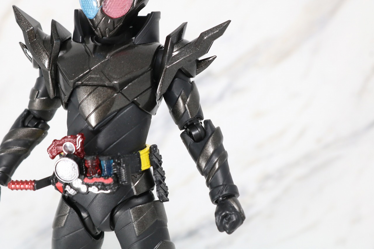 S.H.フィギュアーツ　仮面ライダービルド　ラビットタンクハザードフォーム　レビュー　魂ネイション2018　全身