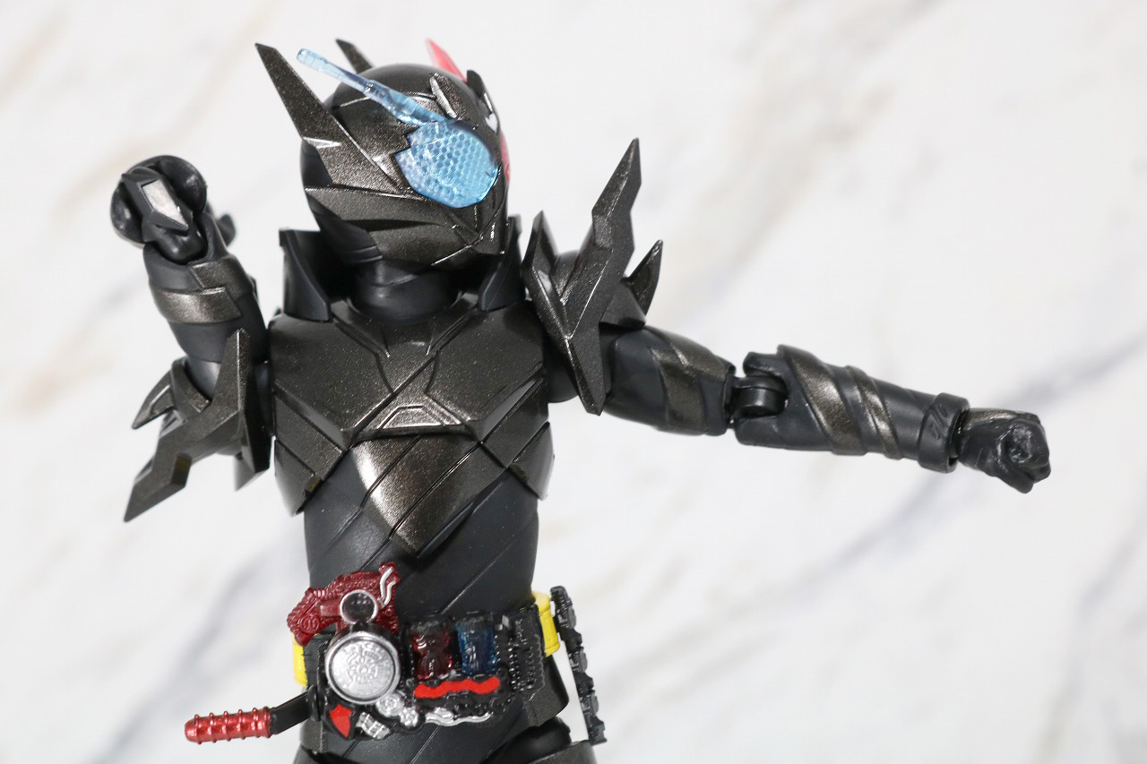 S.H.フィギュアーツ　仮面ライダービルド　ラビットタンクハザードフォーム　レビュー　魂ネイション2018　可動範囲