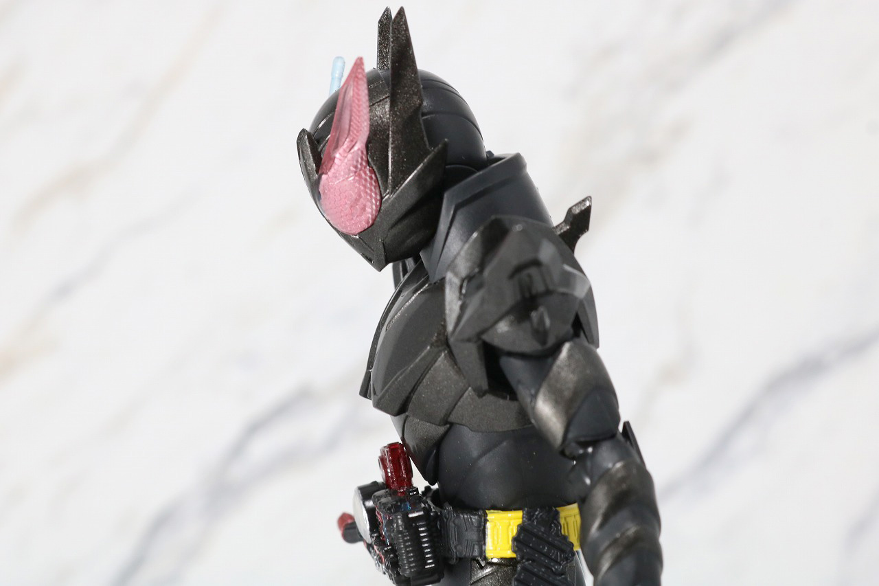 S.H.フィギュアーツ　仮面ライダービルド　ラビットタンクハザードフォーム　レビュー　魂ネイション2018　可動範囲