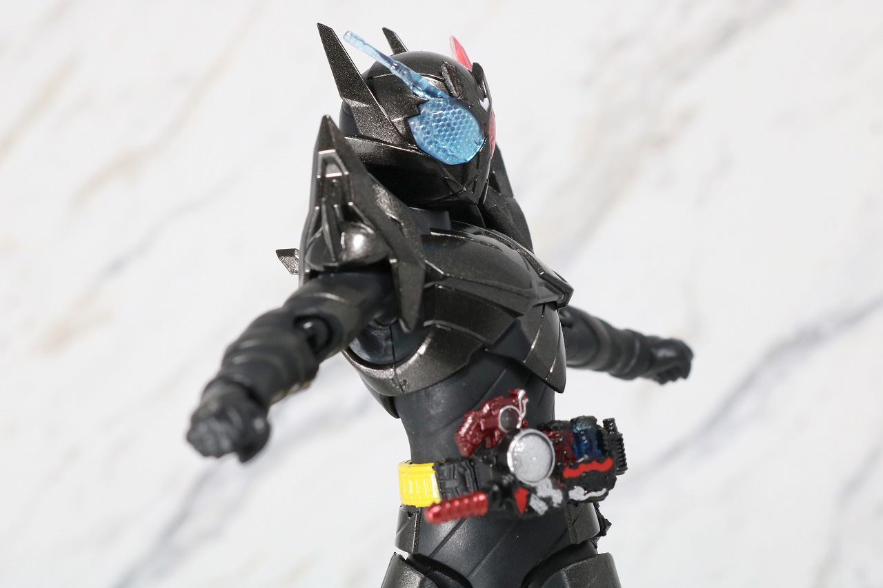 S.H.フィギュアーツ　仮面ライダービルド　ラビットタンクハザードフォーム　レビュー　魂ネイション2018　可動範囲