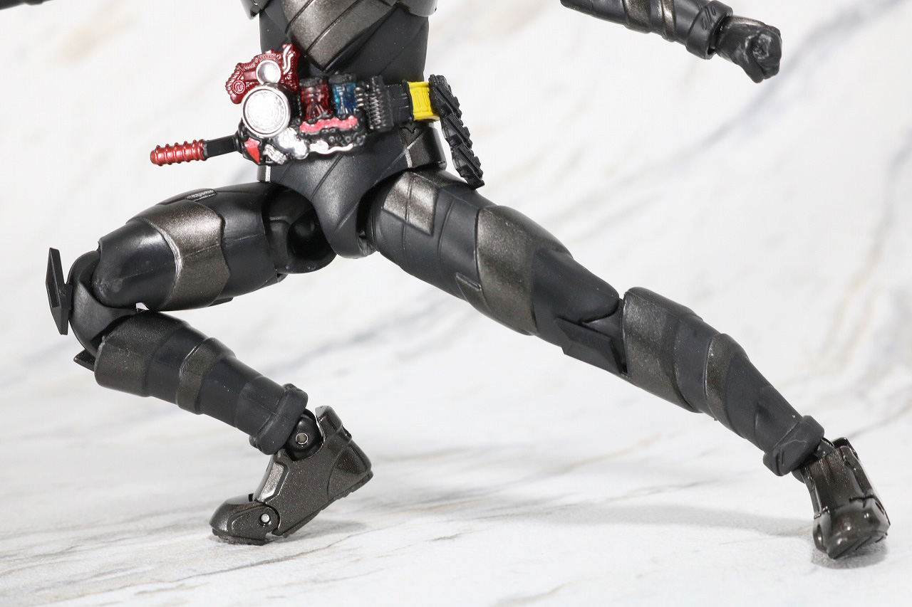 S.H.フィギュアーツ　仮面ライダービルド　ラビットタンクハザードフォーム　レビュー　魂ネイション2018　可動範囲