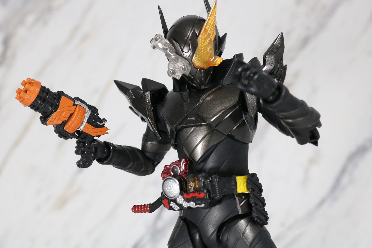 S.H.フィギュアーツ　仮面ライダービルド　ラビットタンクハザードフォーム　レビュー　魂ネイション2018　アクション