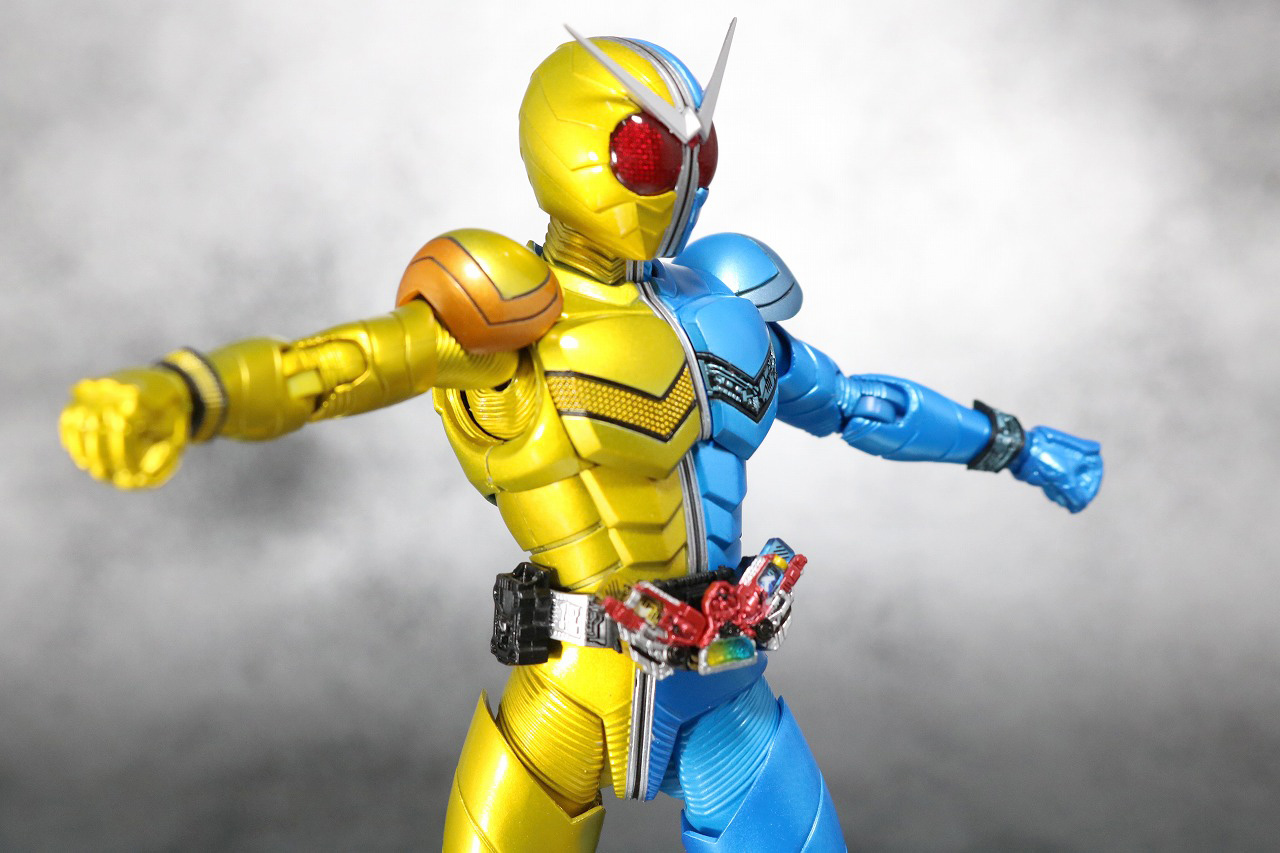 S.H.フィギュアーツ　仮面ライダーW　ルナトリガー　真骨彫製法　レビュー　可動範囲