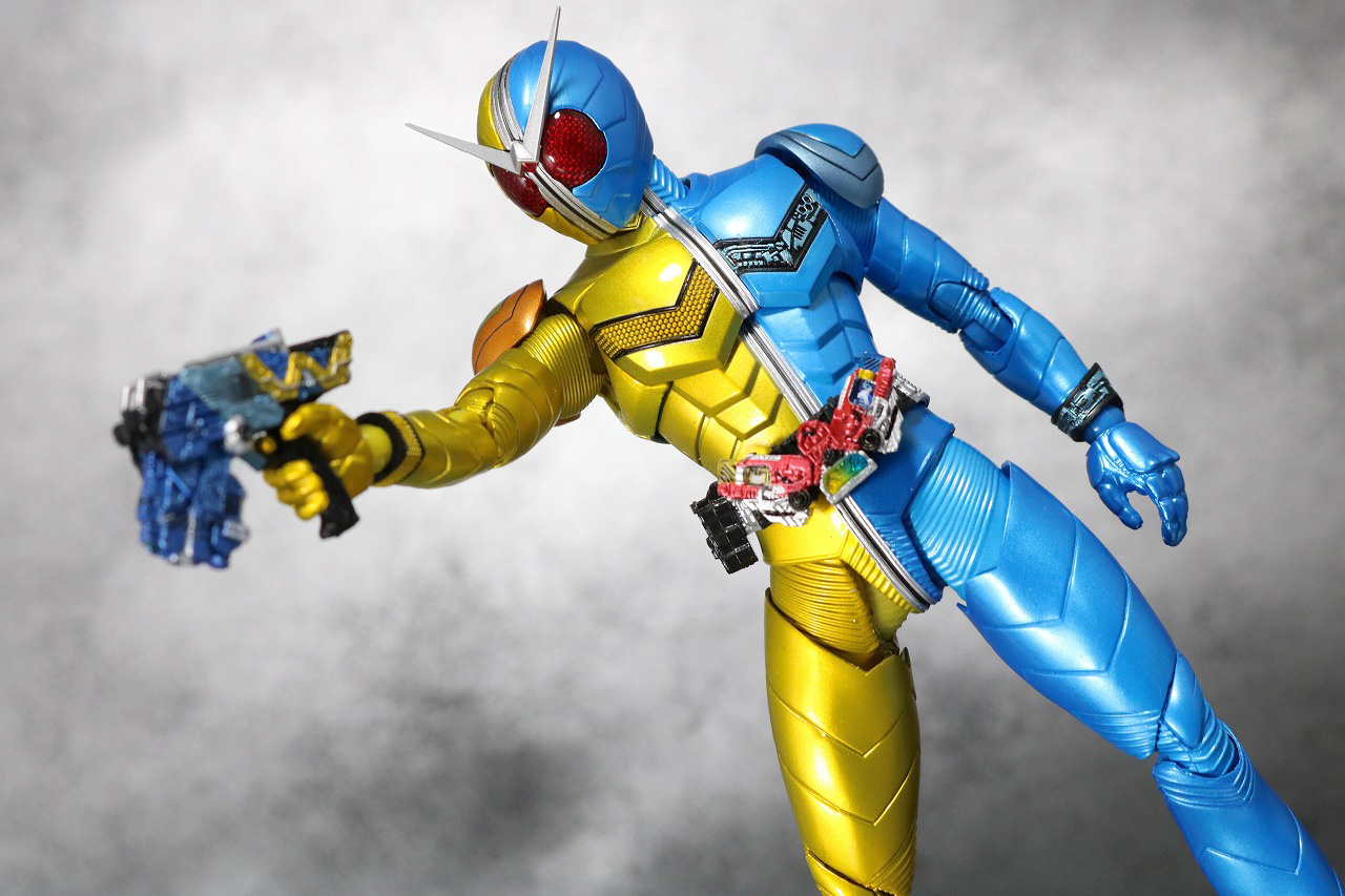 S.H.フィギュアーツ　仮面ライダーW　ルナトリガー　真骨彫製法　レビュー　アクション