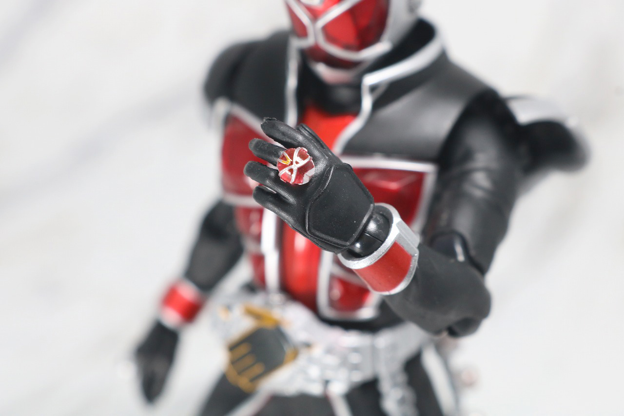 S.H.フィギュアーツ　仮面ライダーウィザード　フレイムスタイル　真骨彫製法　レビュー　全身