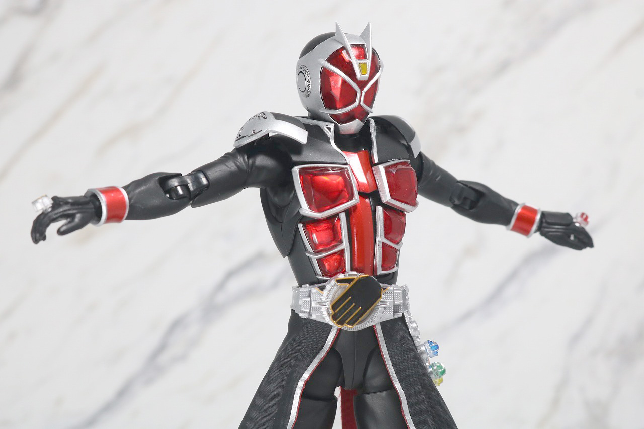 S.H.フィギュアーツ　仮面ライダーウィザード　フレイムスタイル　真骨彫製法　レビュー　可動範囲