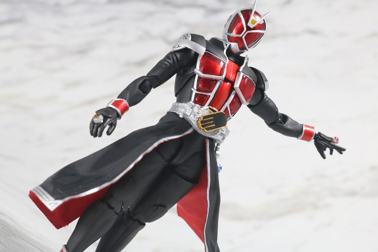 S.H.フィギュアーツ　仮面ライダーウィザード　フレイムスタイル　真骨彫製法　レビュー　アクション