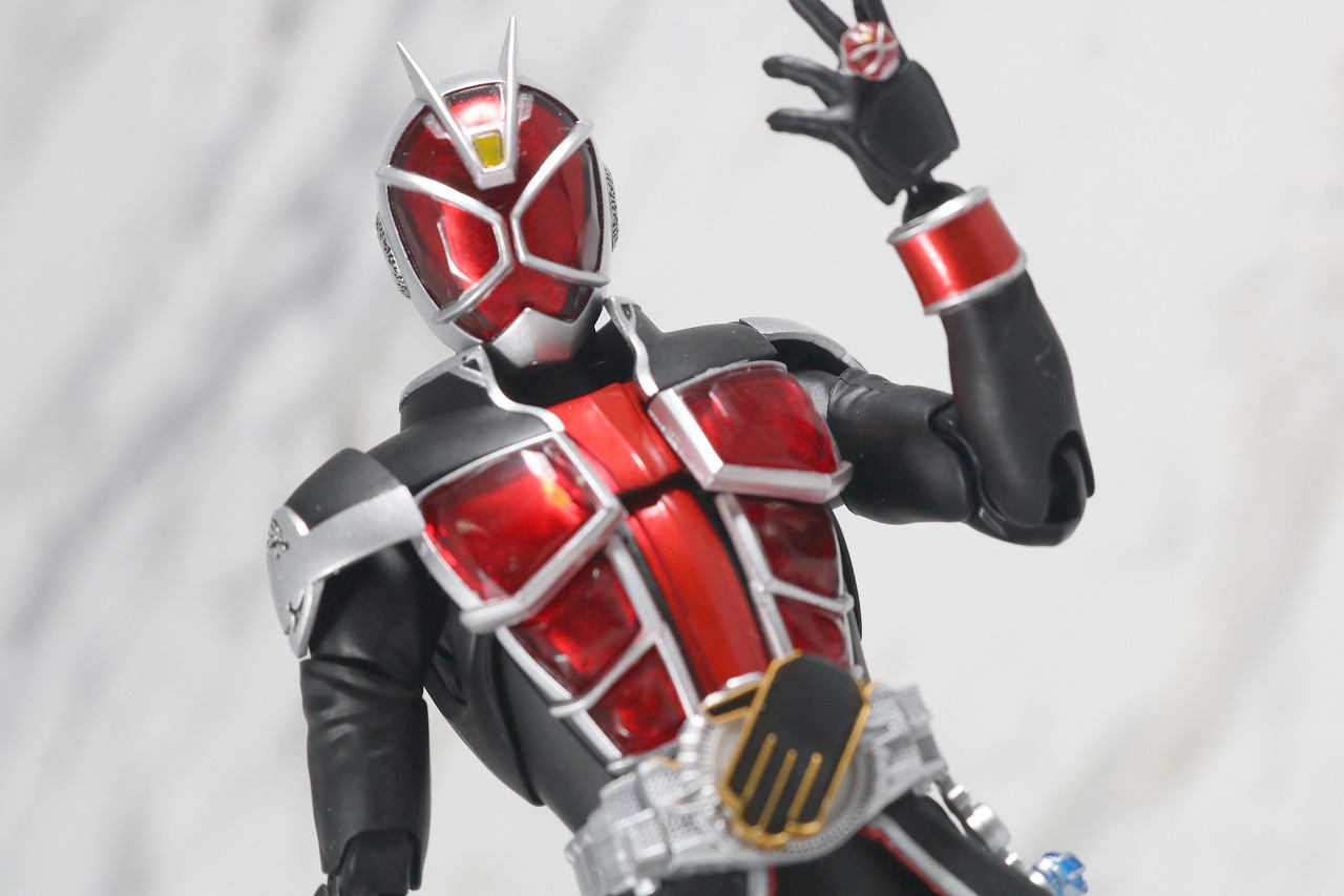 S.H.フィギュアーツ　仮面ライダーウィザード　フレイムスタイル　真骨彫製法　レビュー　アクション