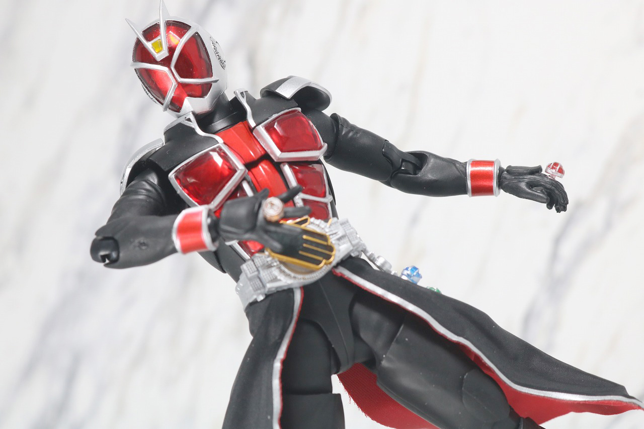 S.H.フィギュアーツ　仮面ライダーウィザード　フレイムスタイル　真骨彫製法　レビュー　アクション