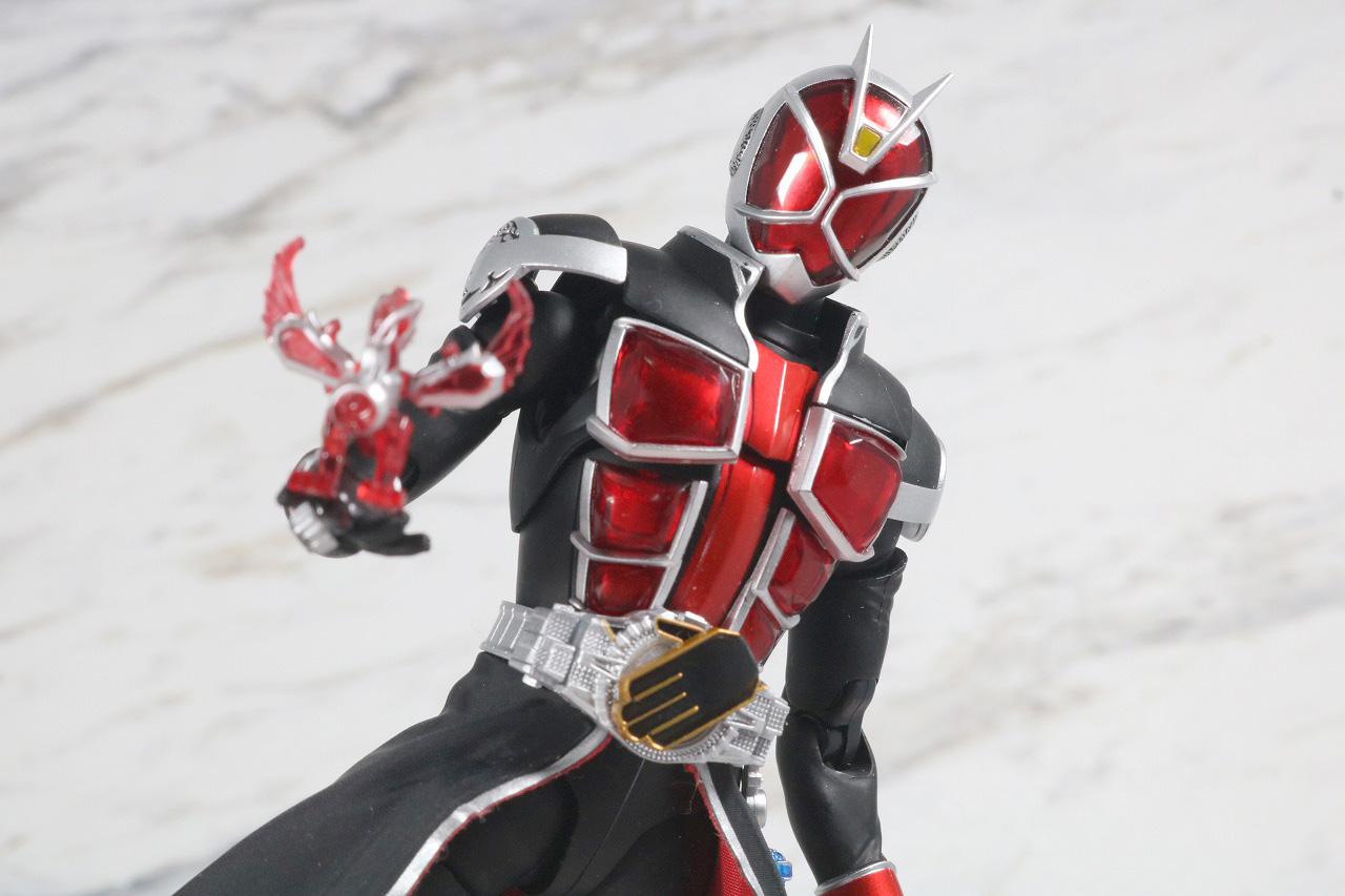 S.H.フィギュアーツ　仮面ライダーウィザード　フレイムスタイル　真骨彫製法　レビュー　アクション