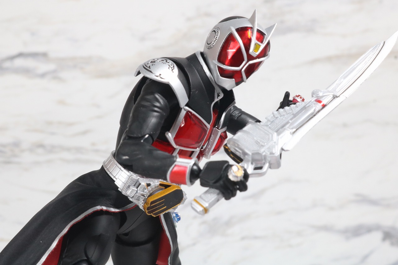 S.H.フィギュアーツ　仮面ライダーウィザード　フレイムスタイル　真骨彫製法　レビュー　アクション