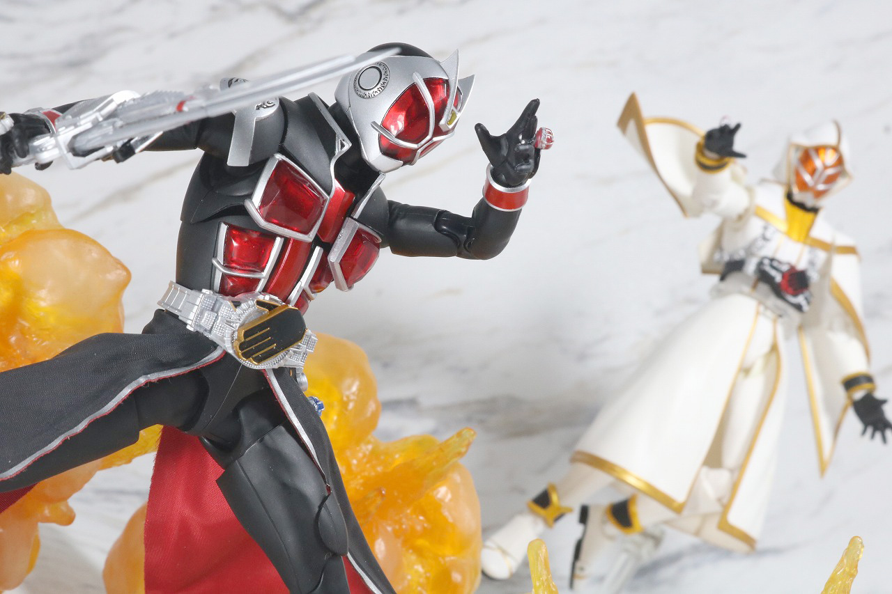 S.H.フィギュアーツ　仮面ライダーウィザード　フレイムスタイル　真骨彫製法　レビュー　アクション　白い魔法使い