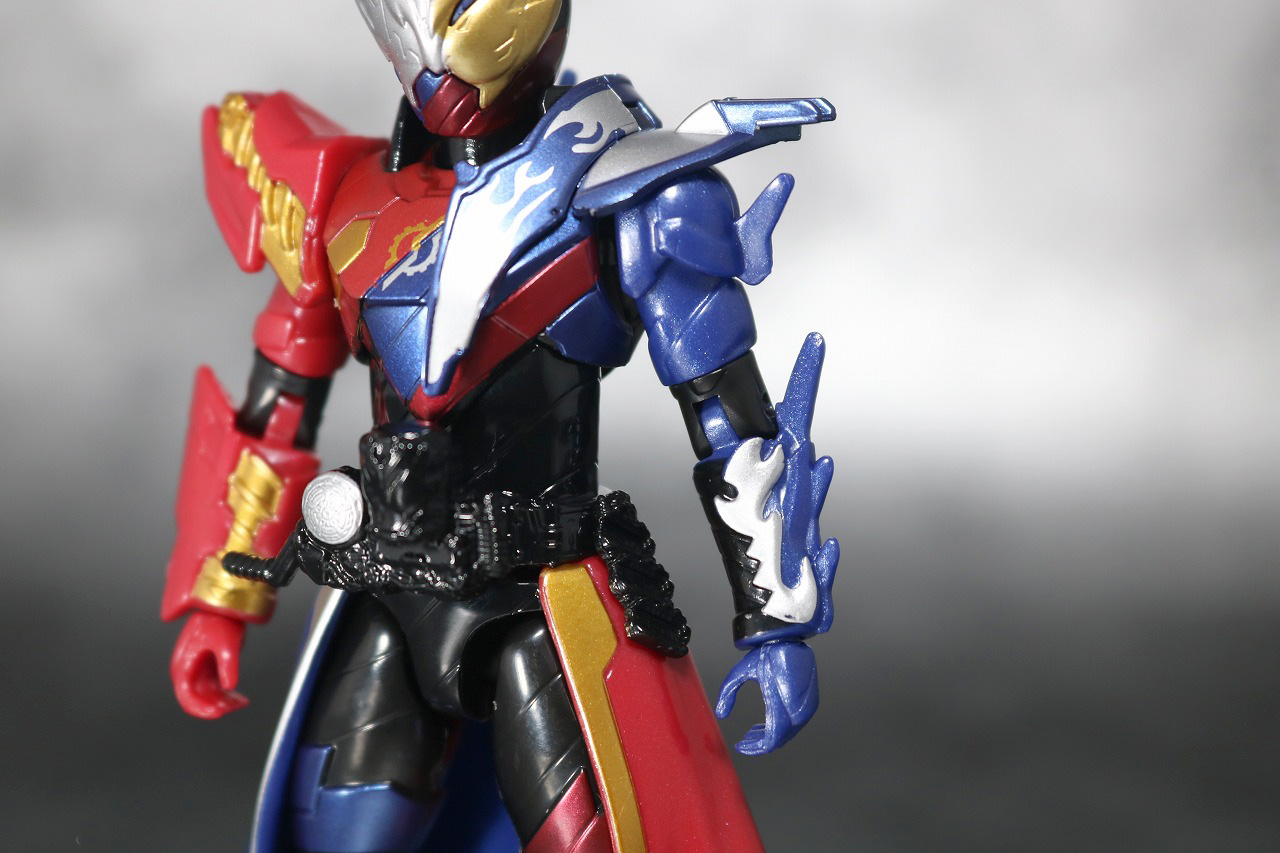 RKF　RIDER KICK'S FIGURE　仮面ライダービルド　クローズビルドフォーム　レビュー　全身