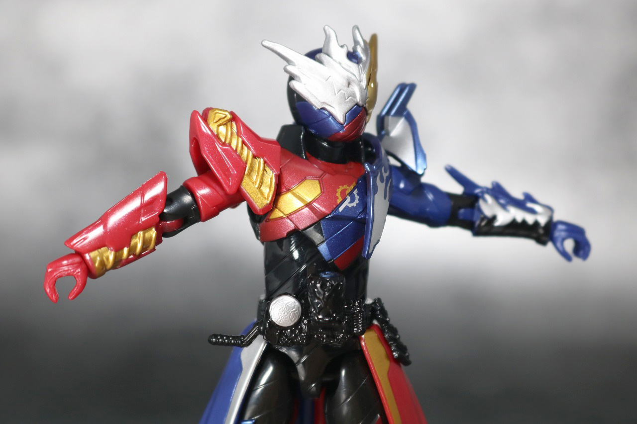 RKF　RIDER KICK'S FIGURE　仮面ライダービルド　クローズビルドフォーム　レビュー　可動範囲