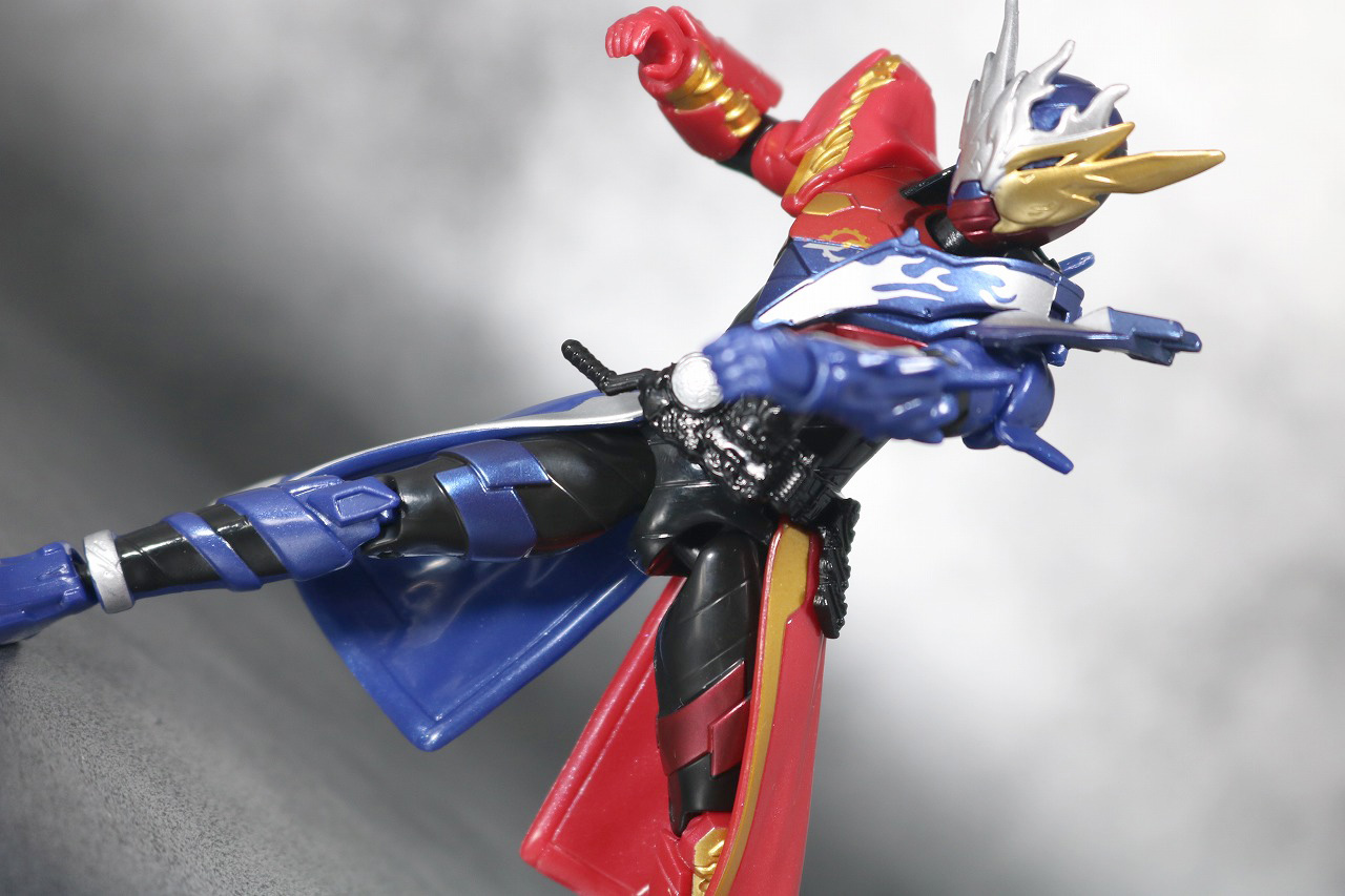 RKF　RIDER KICK'S FIGURE　仮面ライダービルド　クローズビルドフォーム　レビュー　アクション