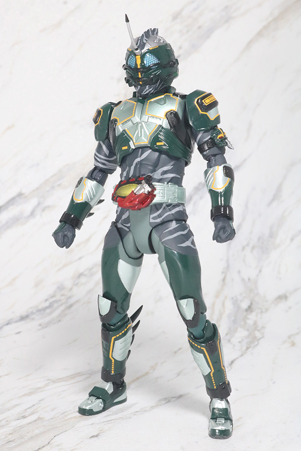 S.H.フィギュアーツ　仮面ライダーアマゾンネオアルファ　レビュー　全身