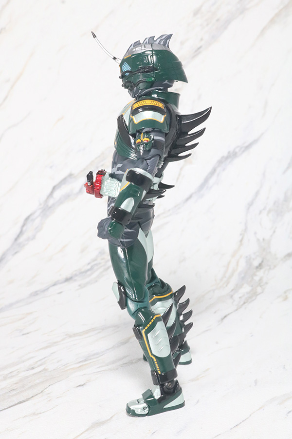 S.H.フィギュアーツ　仮面ライダーアマゾンネオアルファ　レビュー　全身