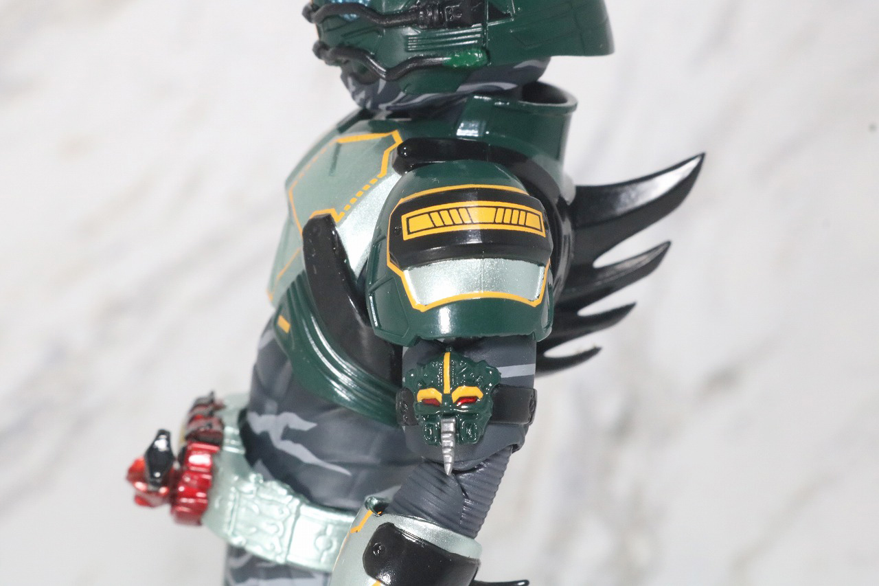 S.H.フィギュアーツ　仮面ライダーアマゾンネオアルファ　レビュー　全身