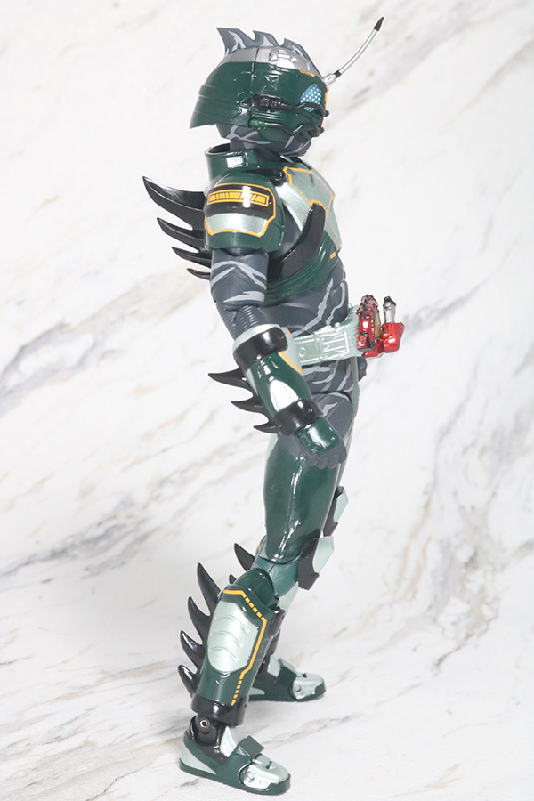 S.H.フィギュアーツ　仮面ライダーアマゾンネオアルファ　レビュー　全身