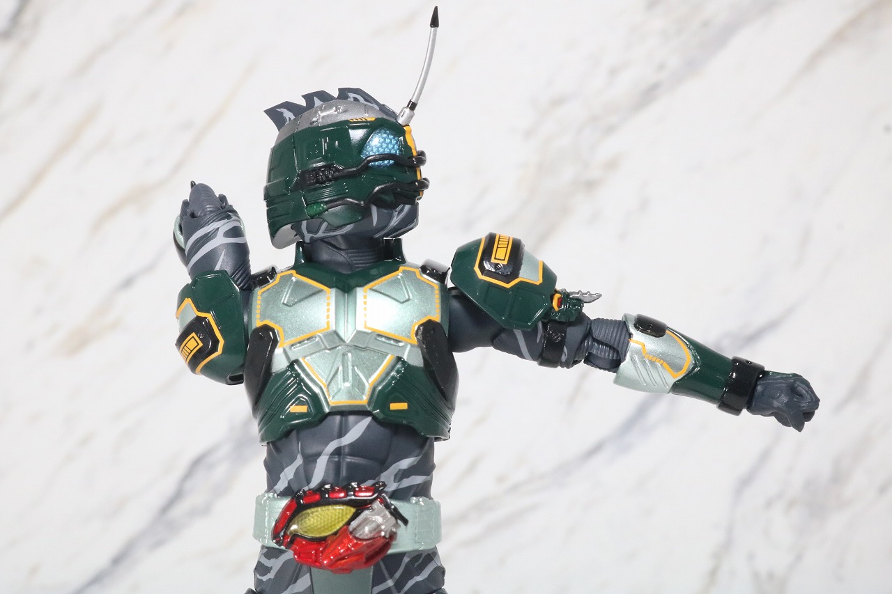 S.H.フィギュアーツ　仮面ライダーアマゾンネオアルファ　レビュー　可動範囲