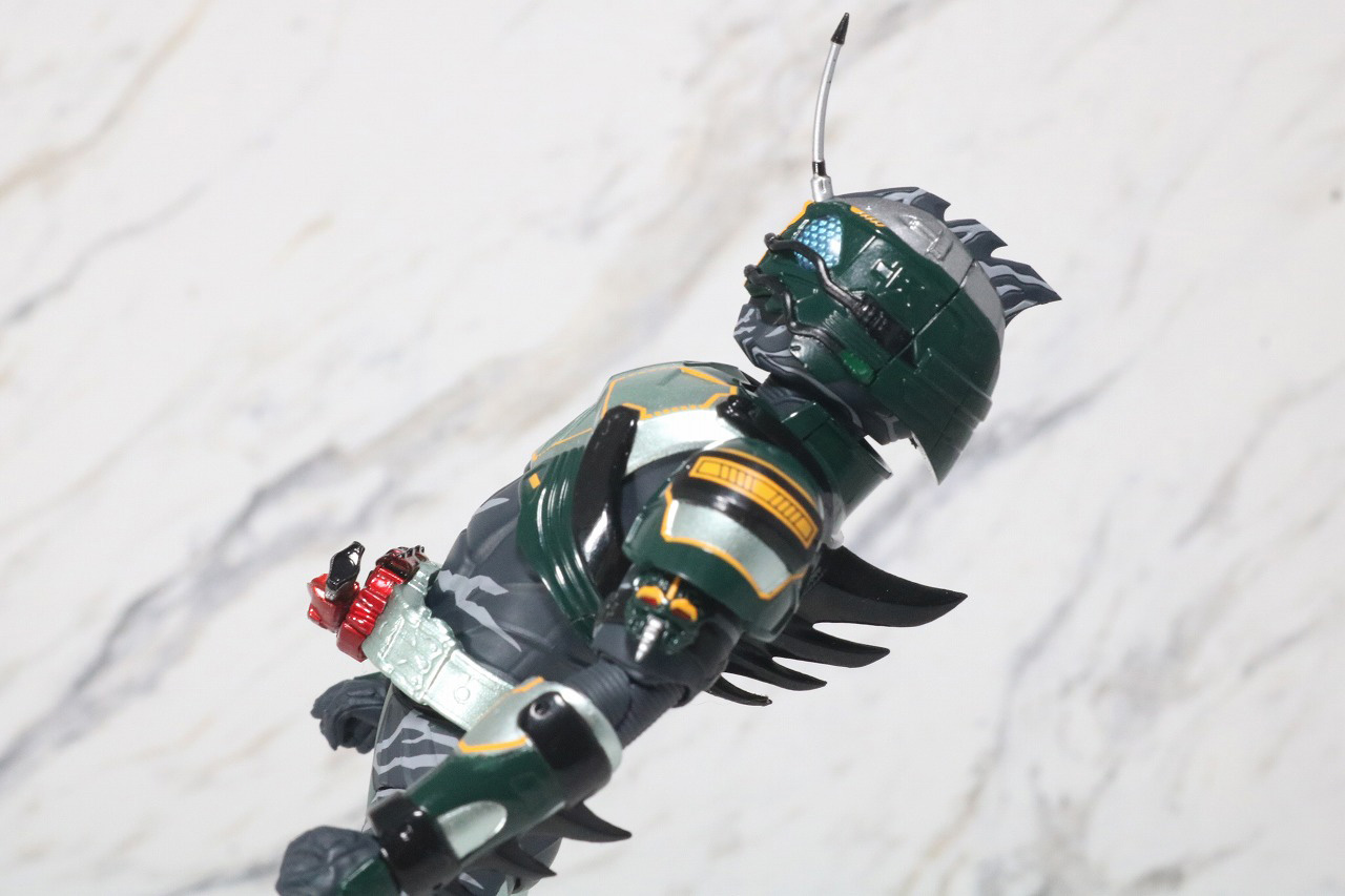 S.H.フィギュアーツ　仮面ライダーアマゾンネオアルファ　レビュー　可動範囲