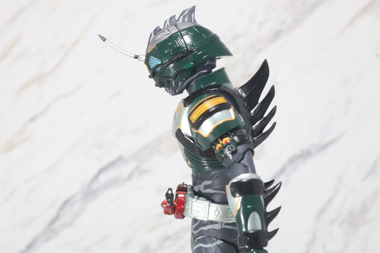 S.H.フィギュアーツ　仮面ライダーアマゾンネオアルファ　レビュー　可動範囲