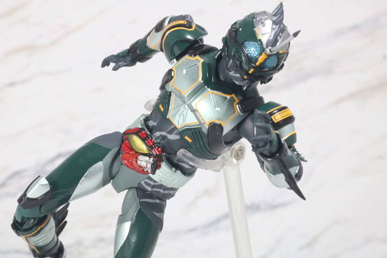 S.H.フィギュアーツ　仮面ライダーアマゾンネオアルファ　レビュー　アクション