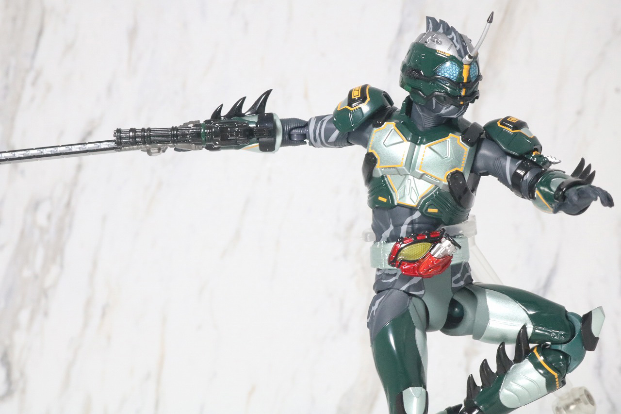 S.H.フィギュアーツ　仮面ライダーアマゾンネオアルファ　レビュー　アクション