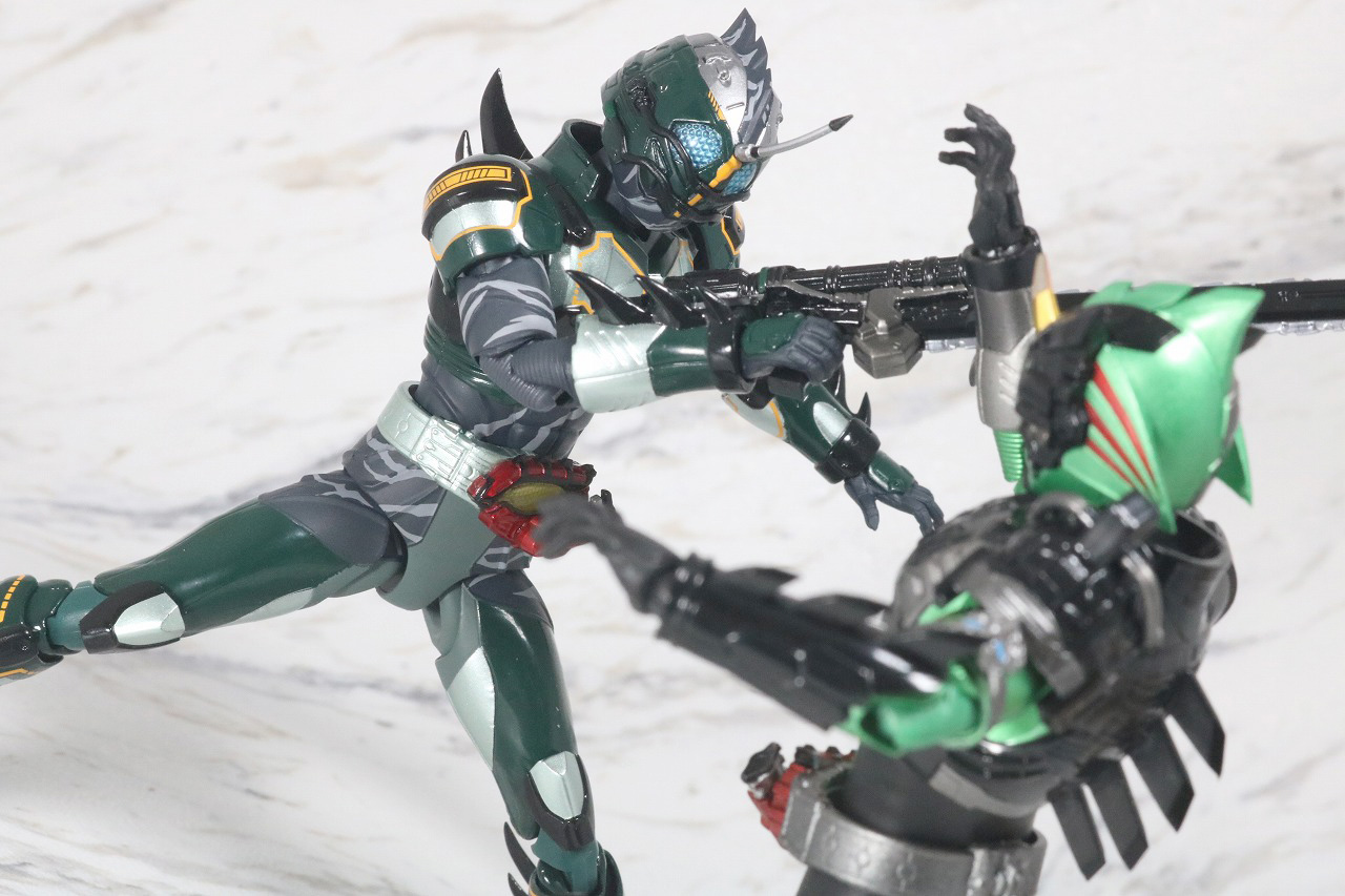 S.H.フィギュアーツ　仮面ライダーアマゾンネオアルファ　レビュー　アクション