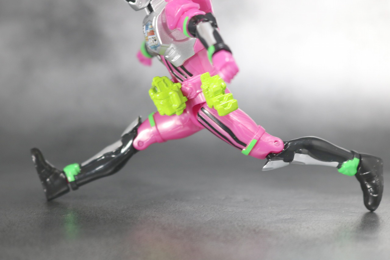 RKF　RIDER KICK'S FIGURE　仮面ライダーエグゼイド　アクションゲーマー　レベル2　レビュー　可動範囲