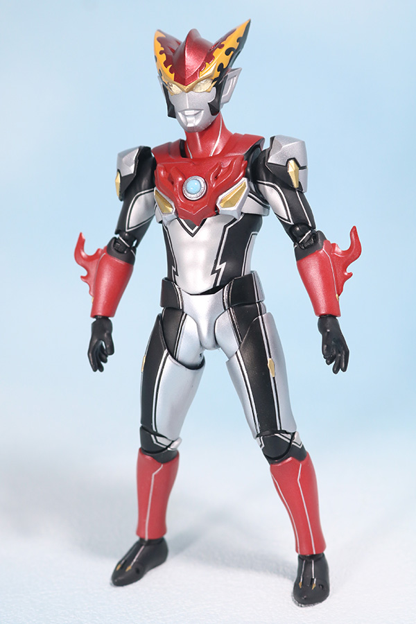 S.H.フィギュアーツ　ウルトラマンロッソ　フレイム　レビュー　全身