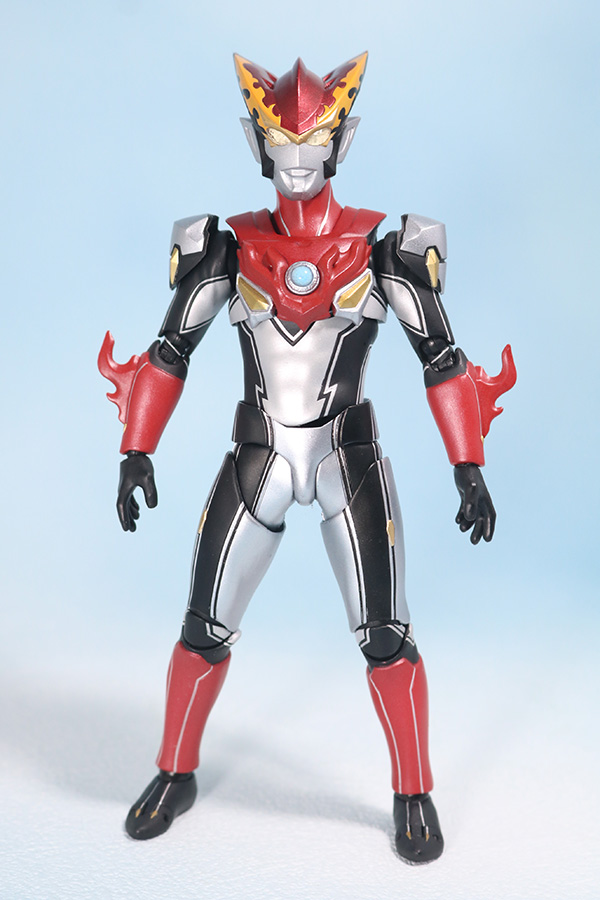 S.H.フィギュアーツ　ウルトラマンロッソ　フレイム　レビュー　全身