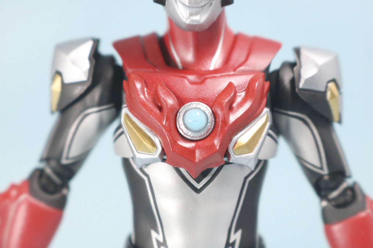 S.H.フィギュアーツ　ウルトラマンロッソ　フレイム　レビュー　全身