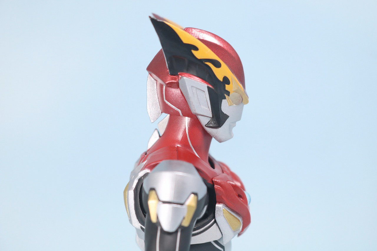 S.H.フィギュアーツ　ウルトラマンロッソ　フレイム　レビュー　全身