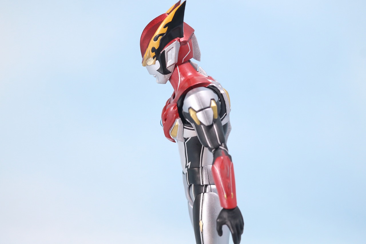 S.H.フィギュアーツ　ウルトラマンロッソ　フレイム　レビュー　可動範囲