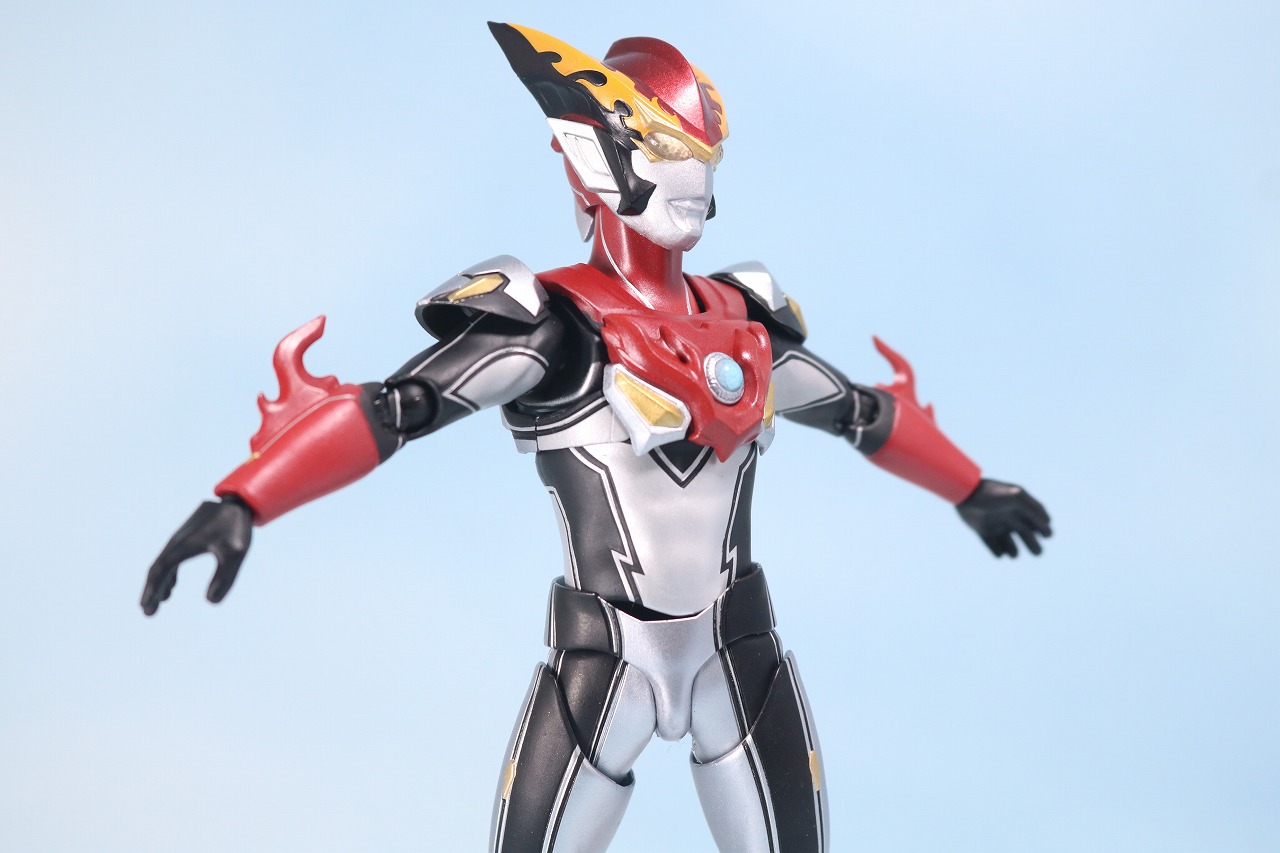 S.H.フィギュアーツ　ウルトラマンロッソ　フレイム　レビュー　可動範囲