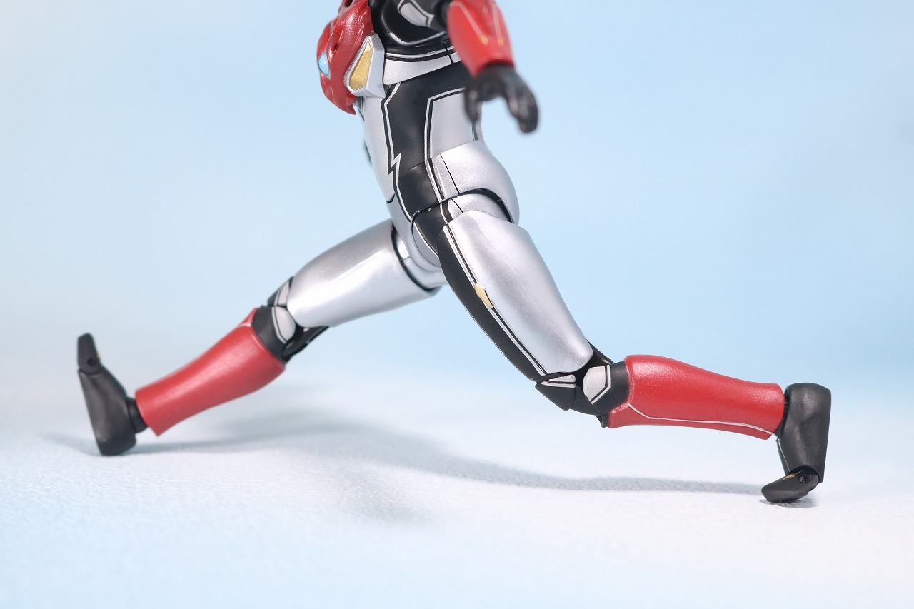 S.H.フィギュアーツ　ウルトラマンロッソ　フレイム　レビュー　可動範囲