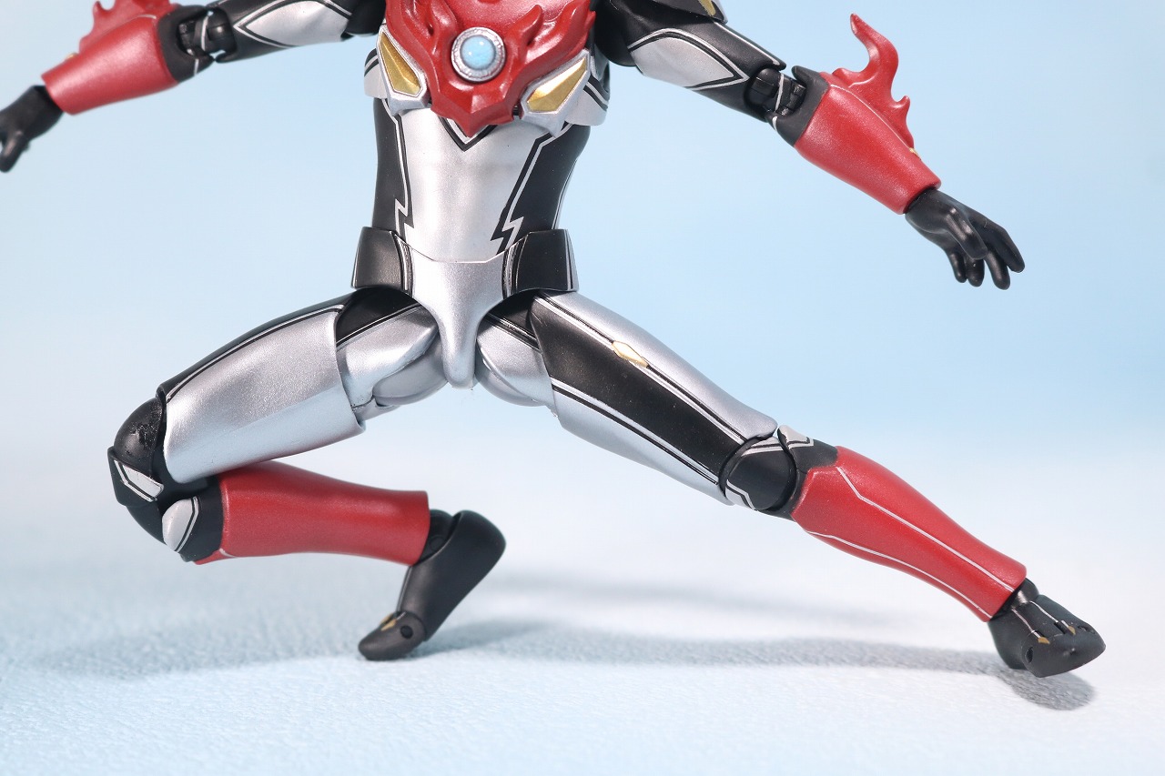 S.H.フィギュアーツ　ウルトラマンロッソ　フレイム　レビュー　可動範囲