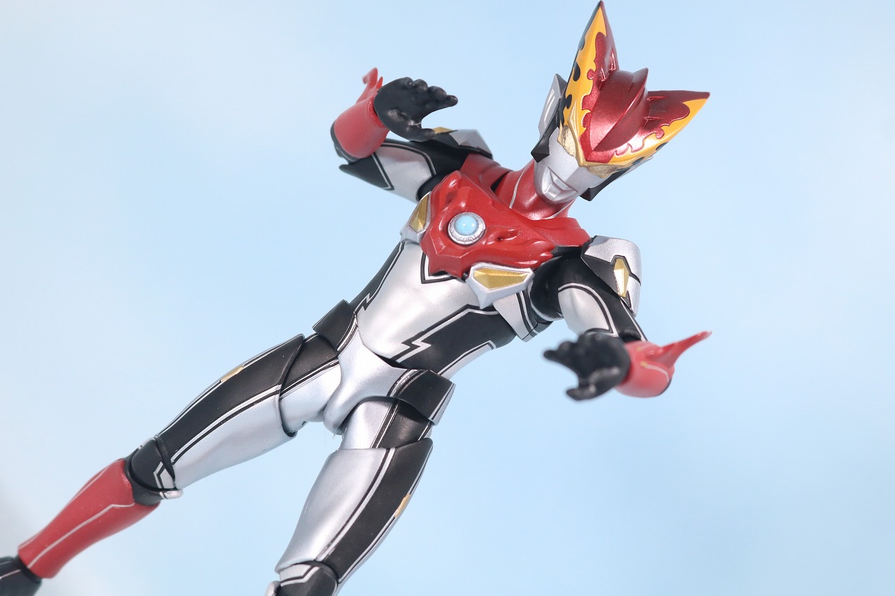 S.H.フィギュアーツ　ウルトラマンロッソ　フレイム　レビュー　アクション