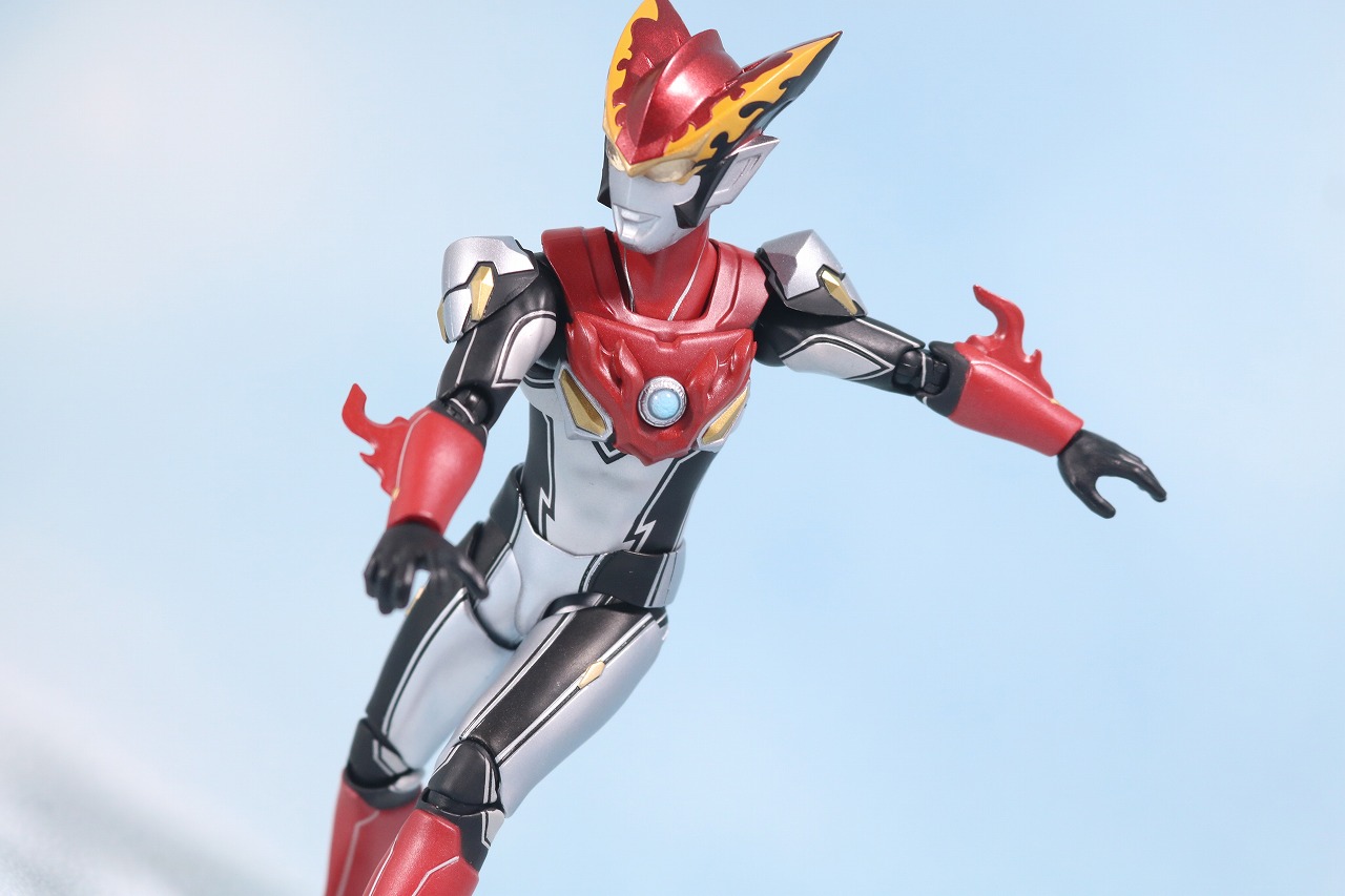 S.H.フィギュアーツ　ウルトラマンロッソ　フレイム　レビュー　アクション