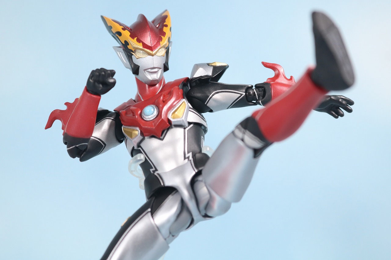 S.H.フィギュアーツ　ウルトラマンロッソ　フレイム　レビュー　アクション