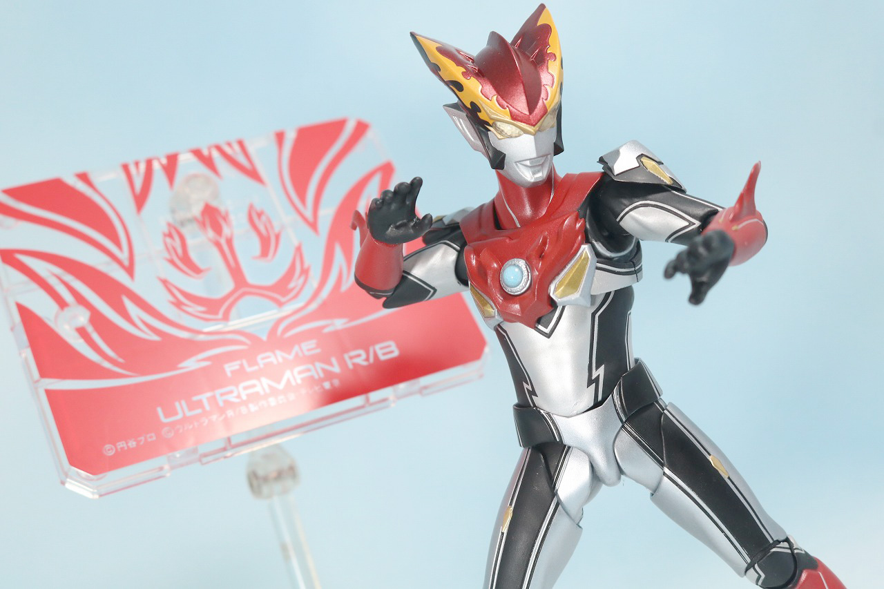 S.H.フィギュアーツ　ウルトラマンロッソ フレイム　レビュー