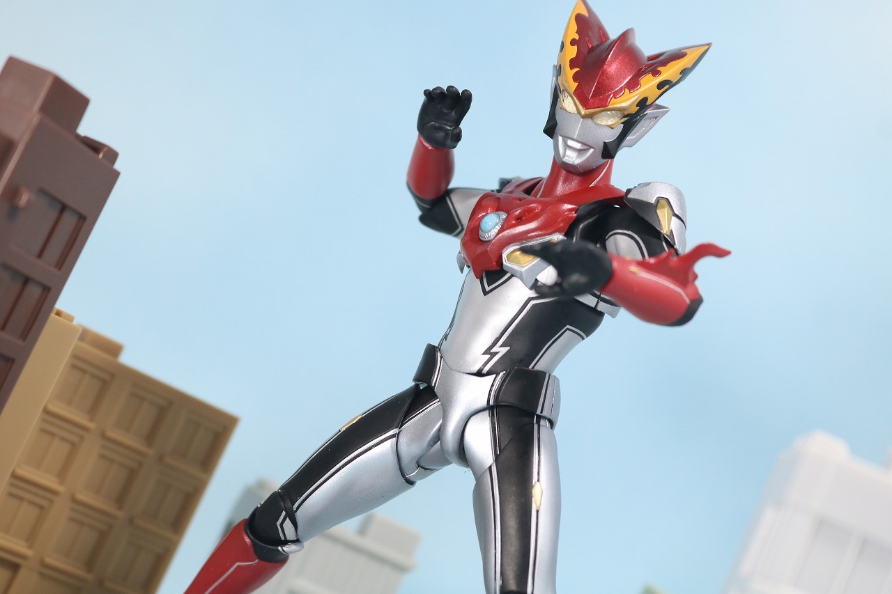 S.H.フィギュアーツ　ウルトラマンロッソ　フレイム　レビュー　アクション