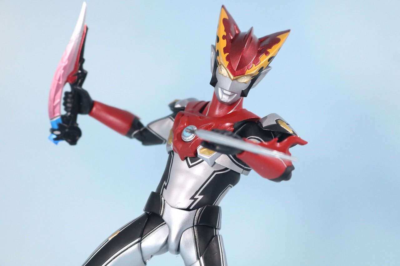 S.H.フィギュアーツ　ウルトラマンロッソ　フレイム　レビュー　アクション